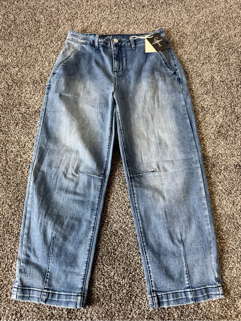 NWT Flamingals Women's #73199 Cropped Blue Jeans Size M